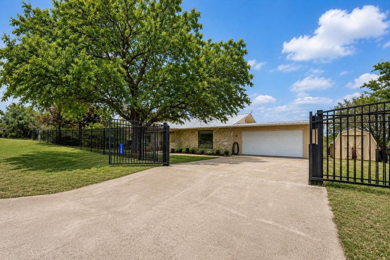 125 Winding Way - Photo 1
