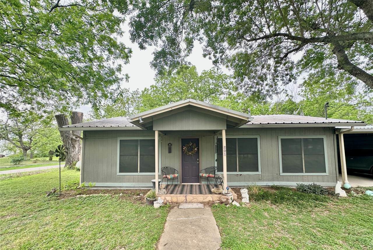 201 Bluebonnet Ln - Photo 1