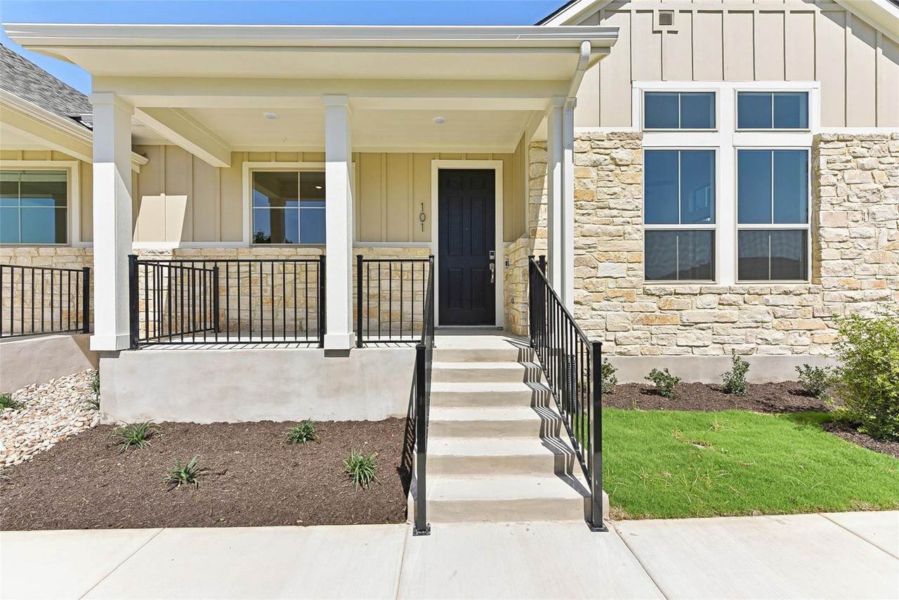 139 Stewart Dr - Photo 1