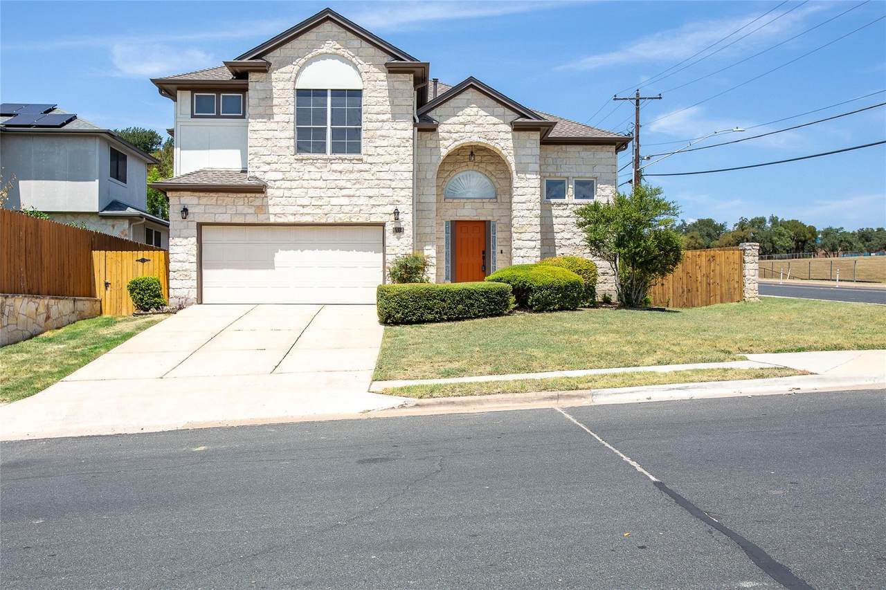 6914 Thorncliffe Dr - Photo 1