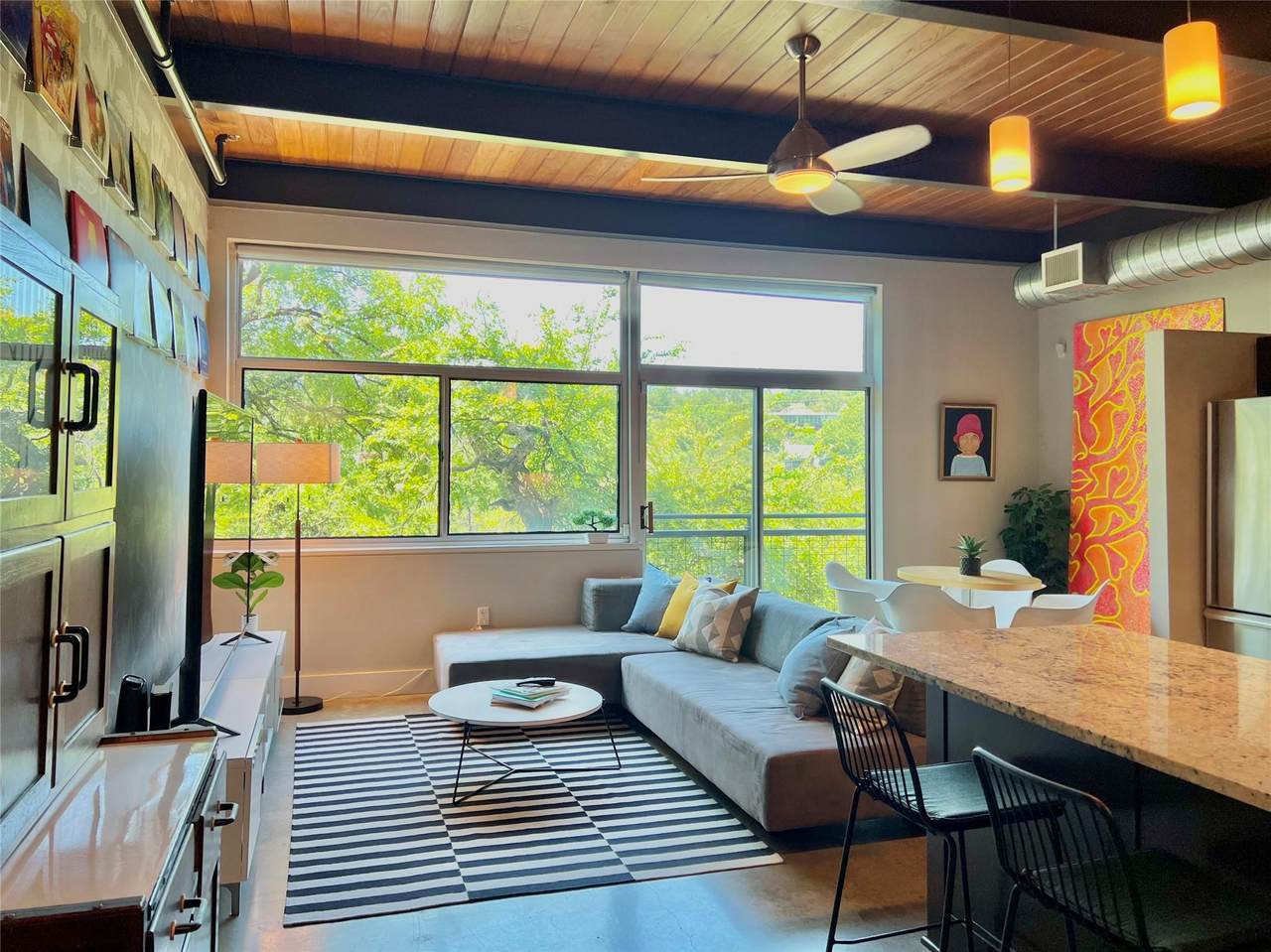 2205 Lamar Blvd - Photo 1