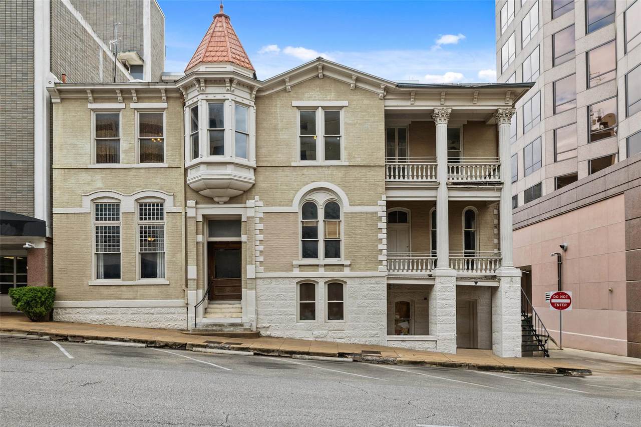 109 10th St - Photo 1
