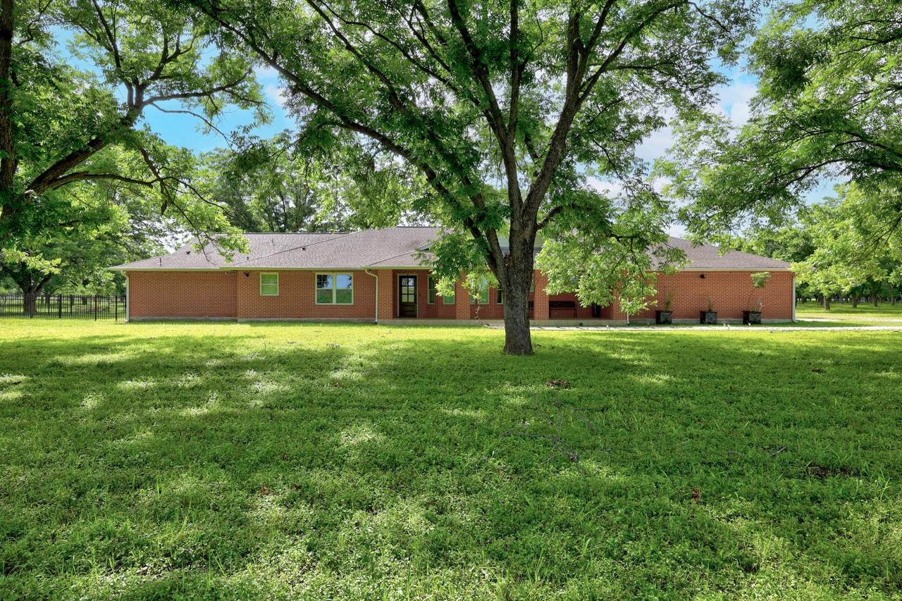 3717 Buck Ln - Photo 1
