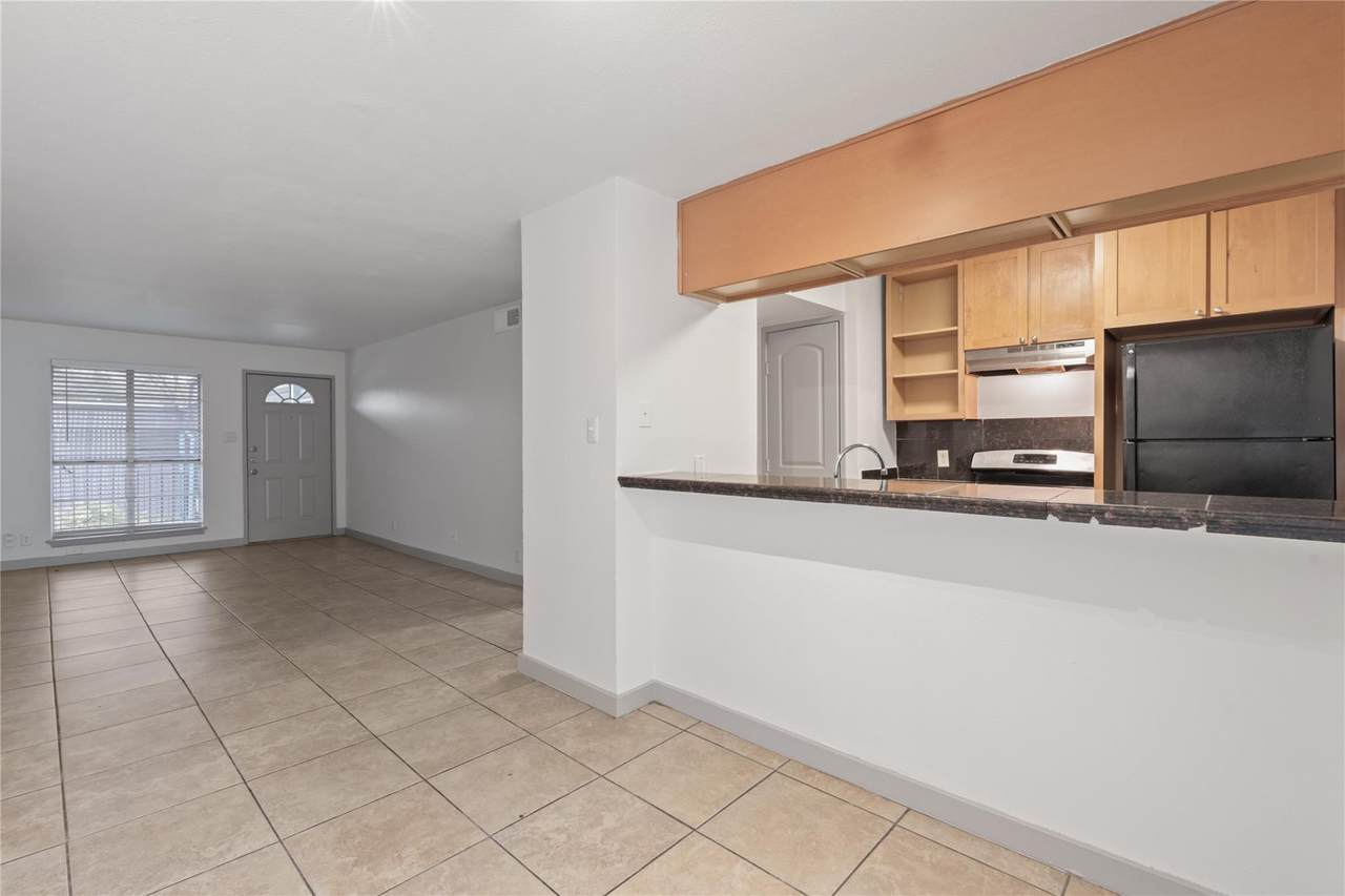 1301 Ben White Blvd - Photo 1