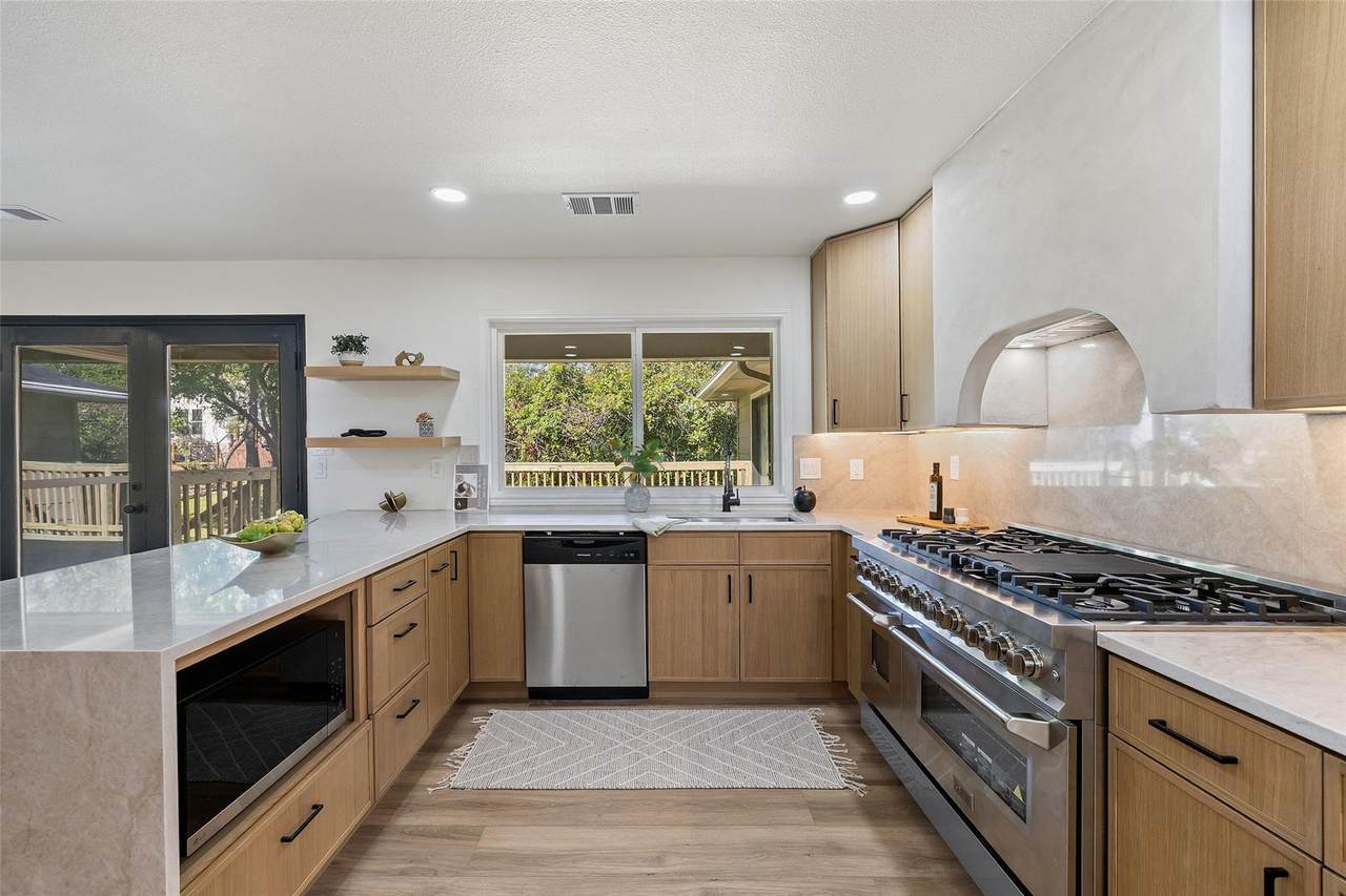 207 Norwood Dr - Photo 1