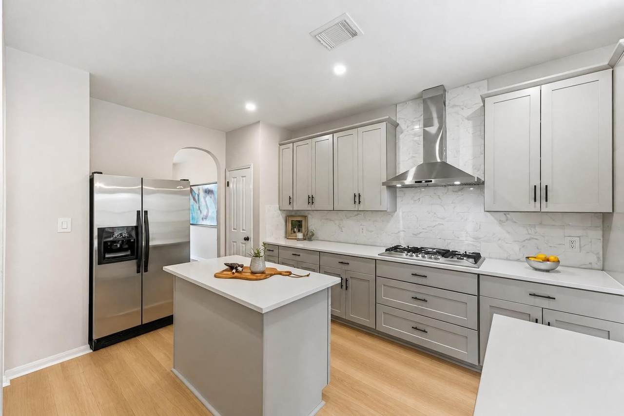 11200 Savin Hill Ln - Photo 1