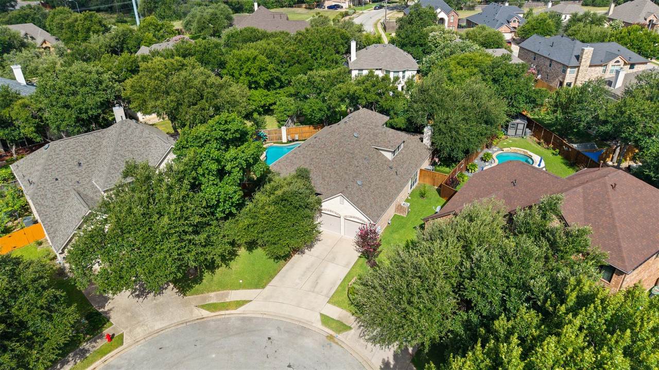 2925 Plantation Dr - Photo 1