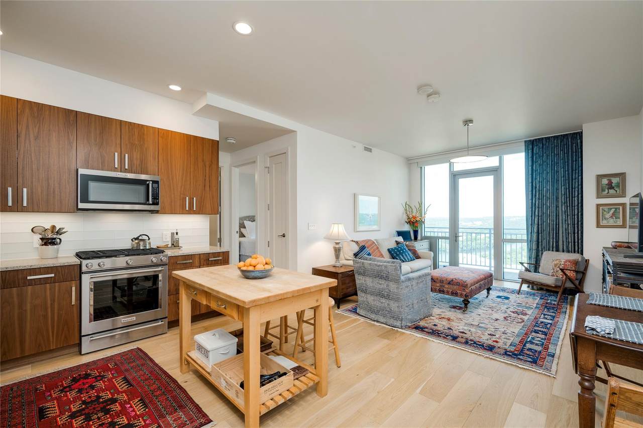 222 West Ave - Photo 1