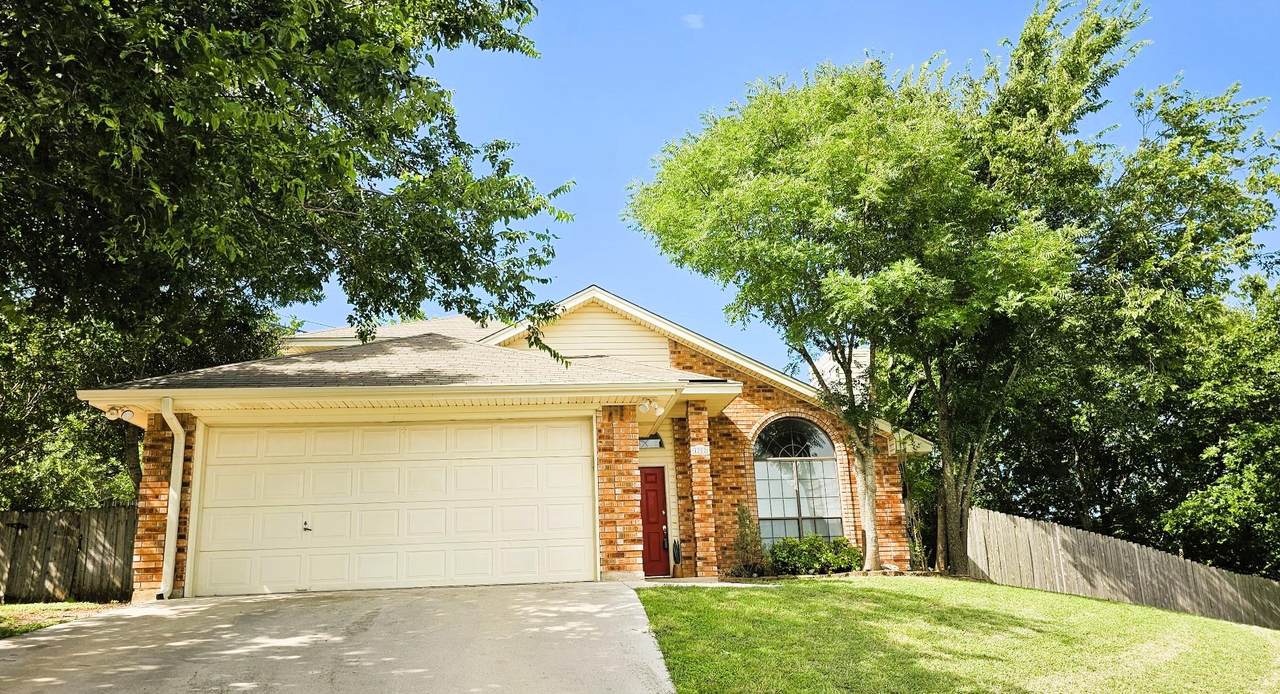 1202 Bowen Ave - Photo 1