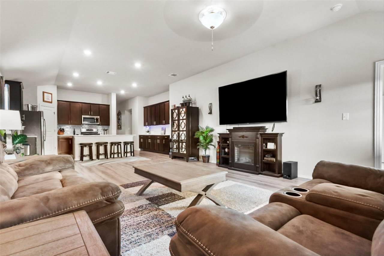 320 Bright Star Ln - Photo 1