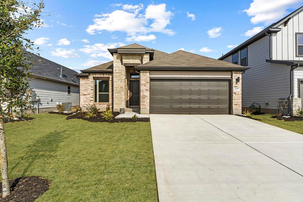 107 Mandeville Dr - Photo 1