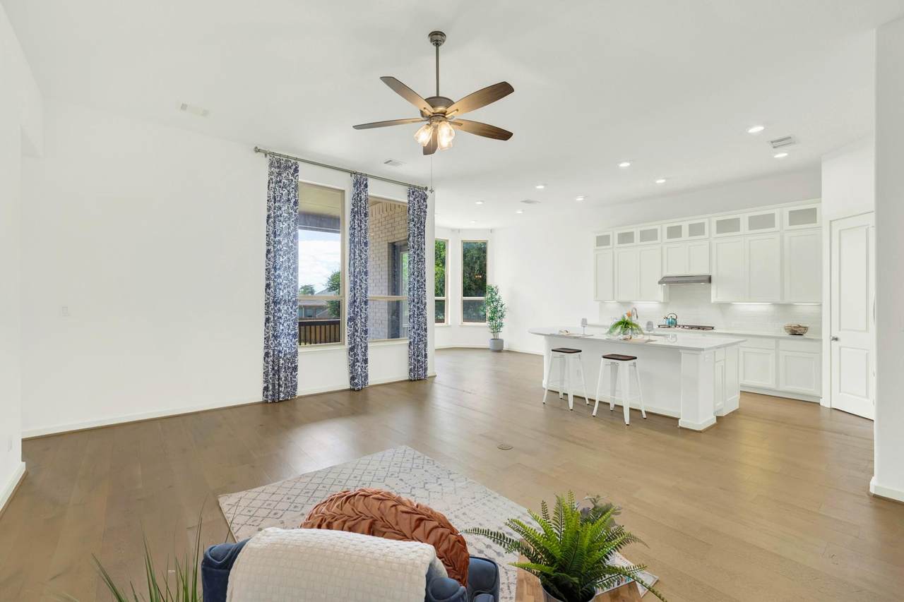 209 Lady Bug Rd - Photo 1