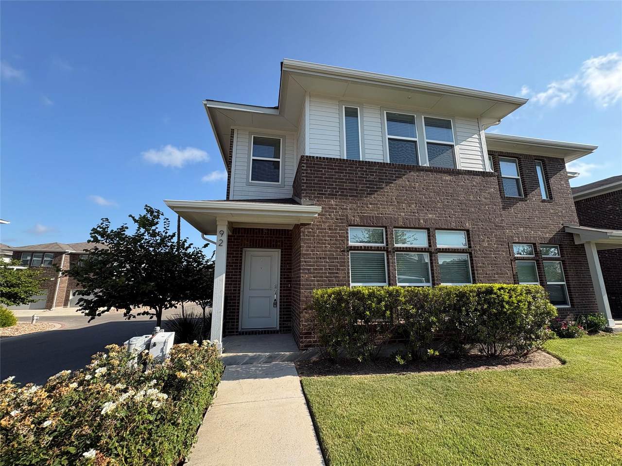 605 South St - Photo 1