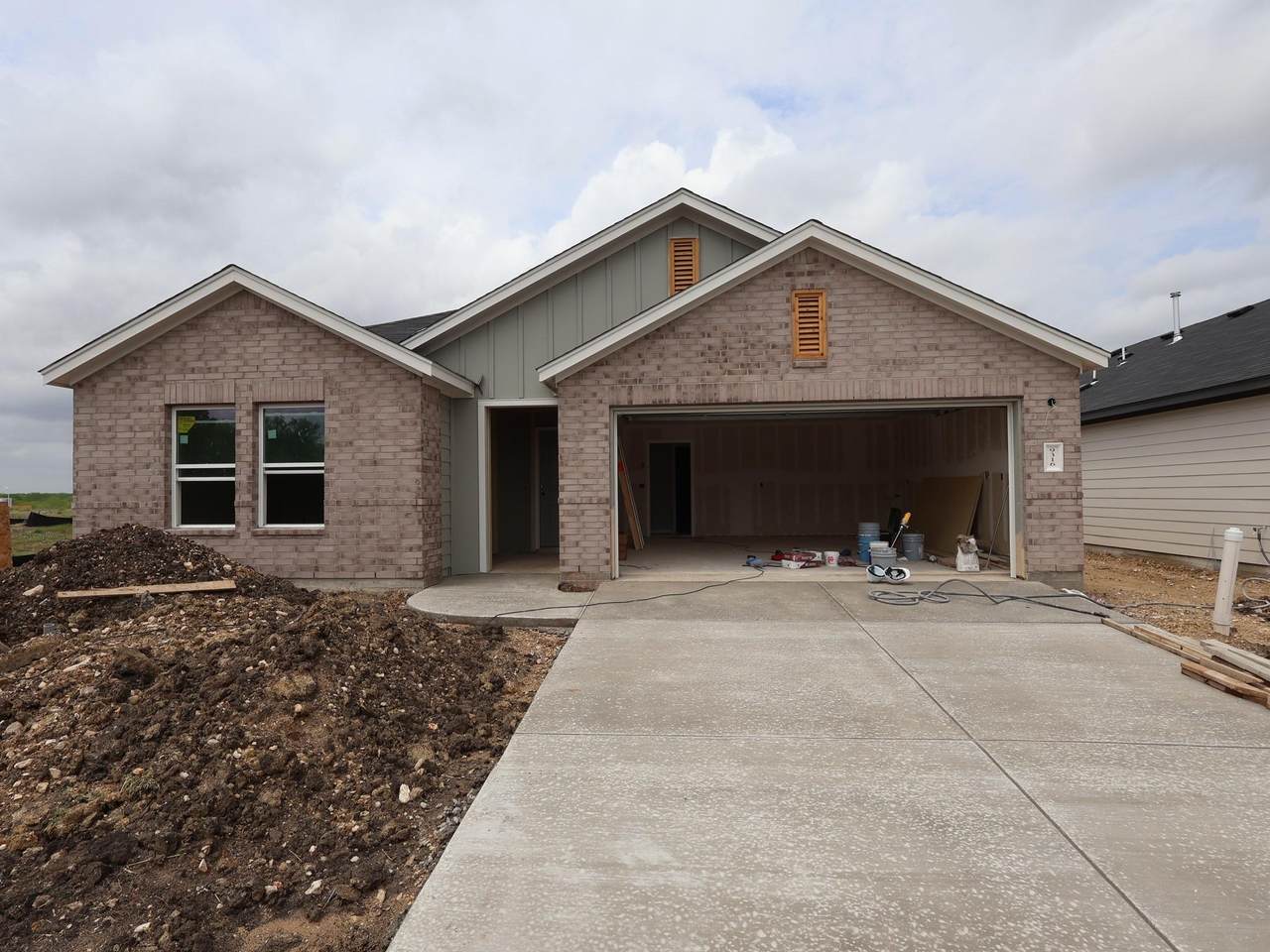 9316 Corvallis Dr - Photo 1