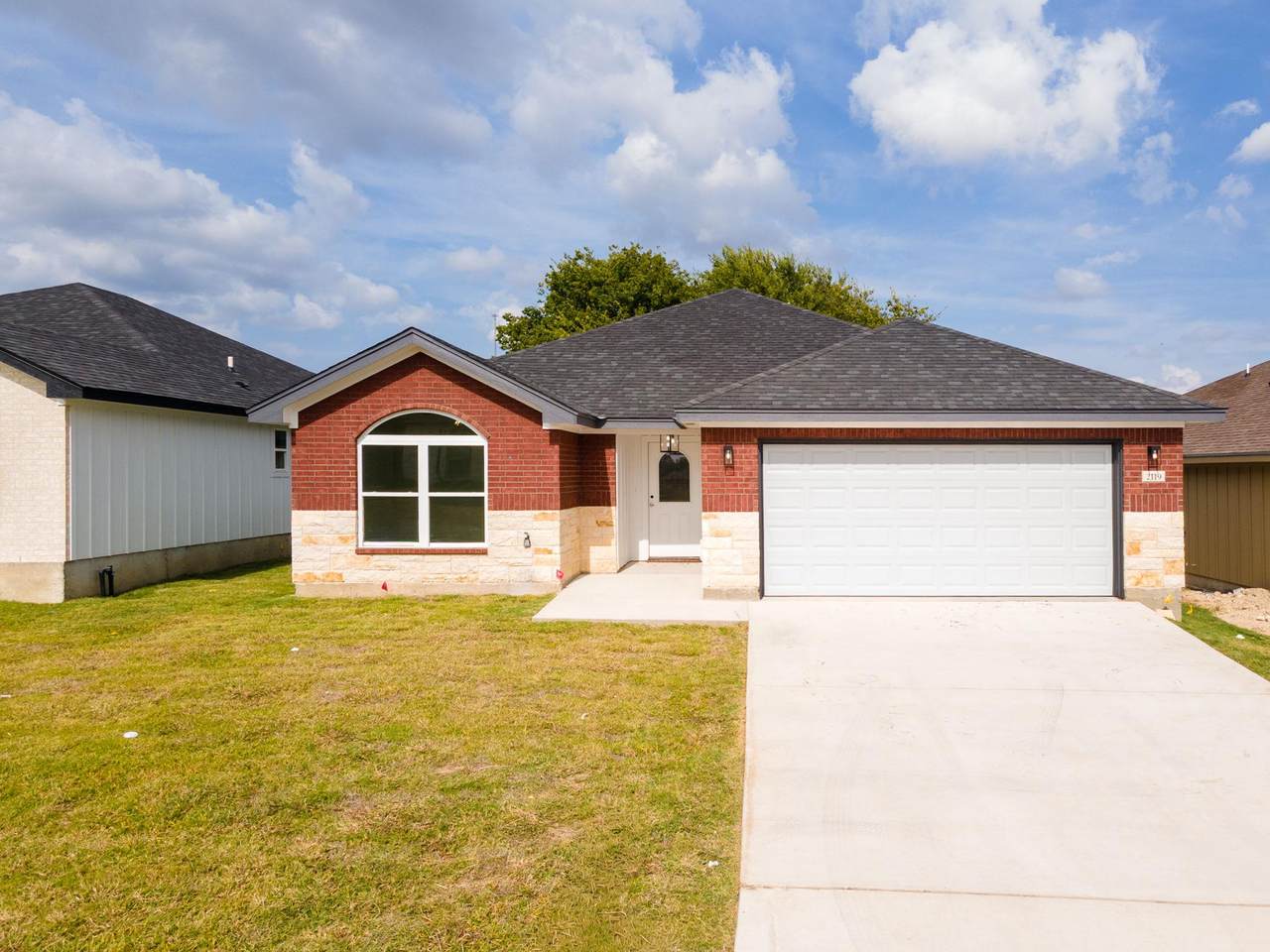 2119 Blackhawk Loop - Photo 1