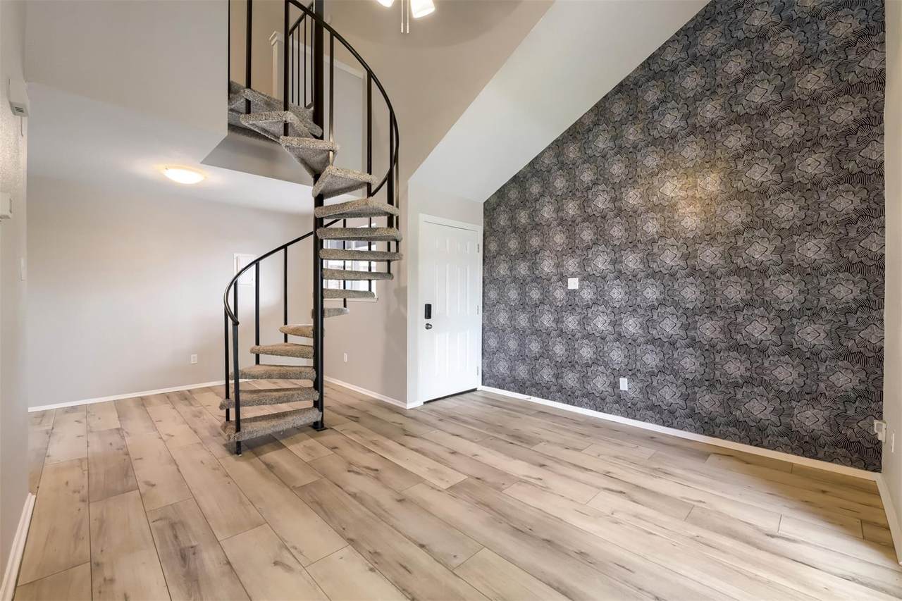 1840 Burton Dr - Photo 1