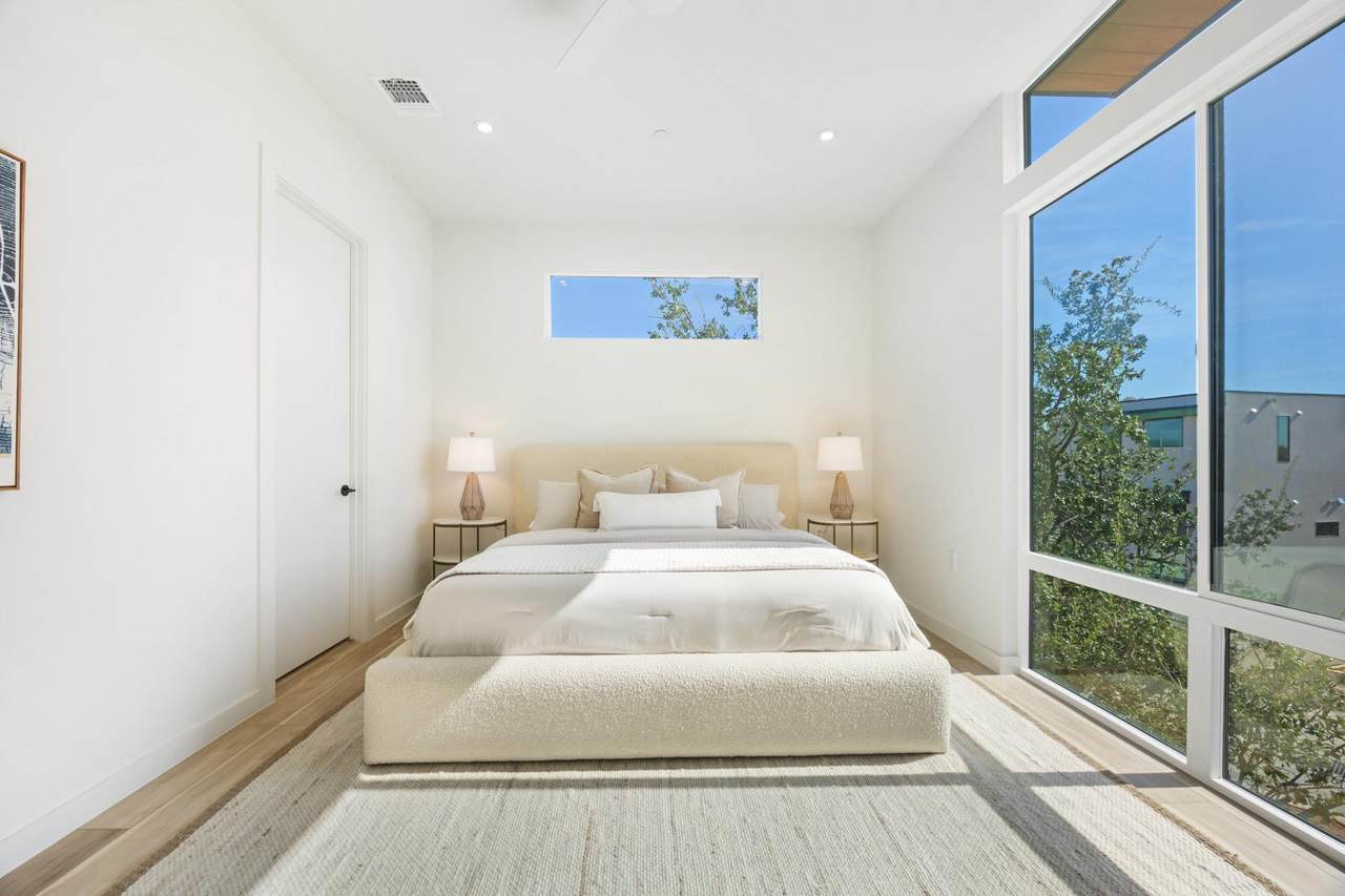 10800 Desert Trl - Photo 1