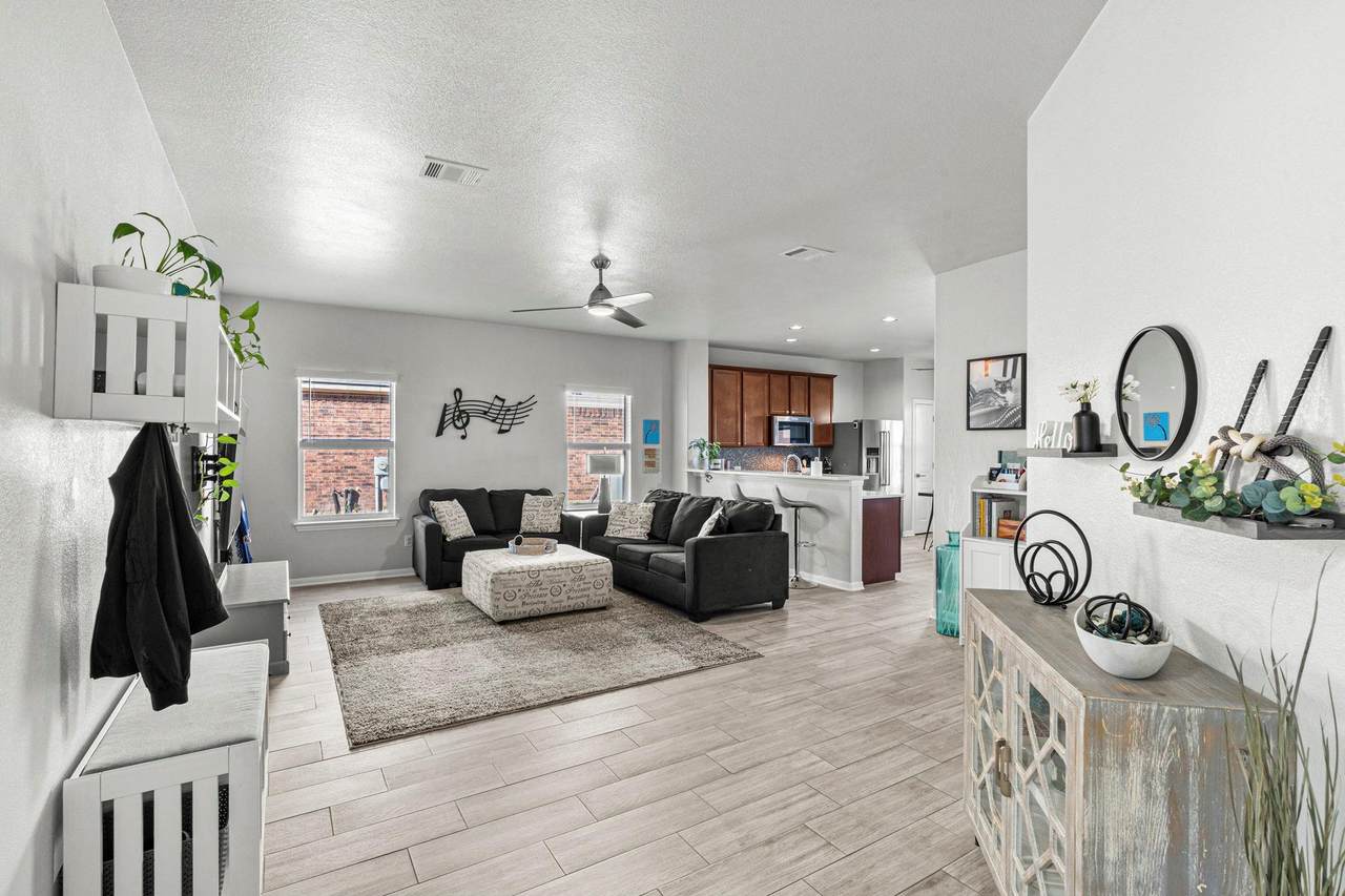 238 Wells Bnd - Photo 1