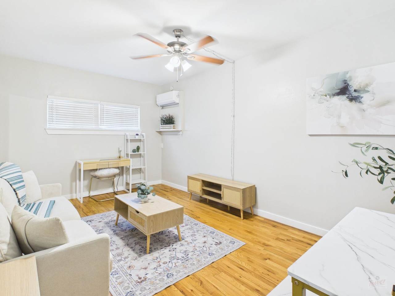 https://bt-photos.global.ssl.fastly.net/austin/1280_boomver_2_2372167-2.jpg