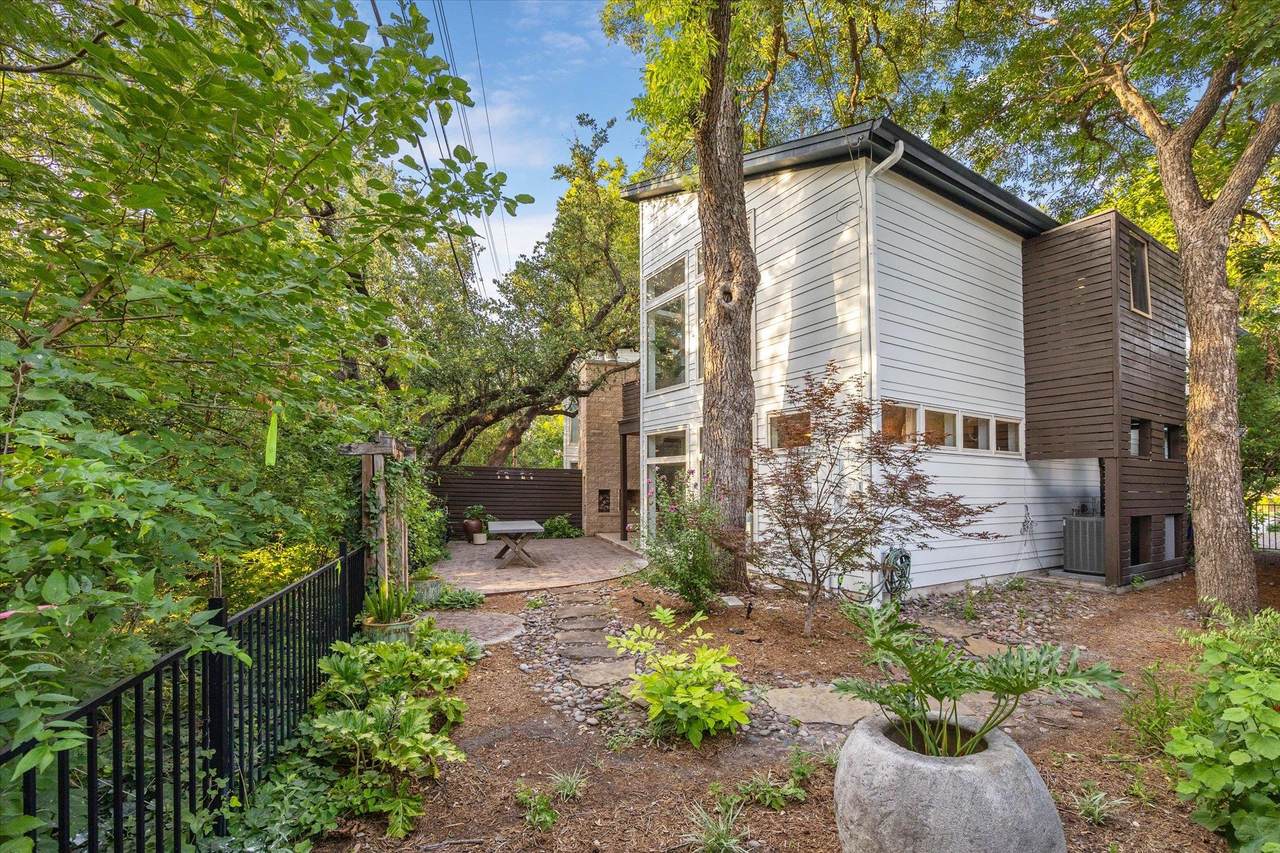 133 Frederick St - Photo 1