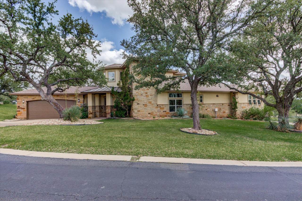 208 Colina Cove Dr - Photo 1