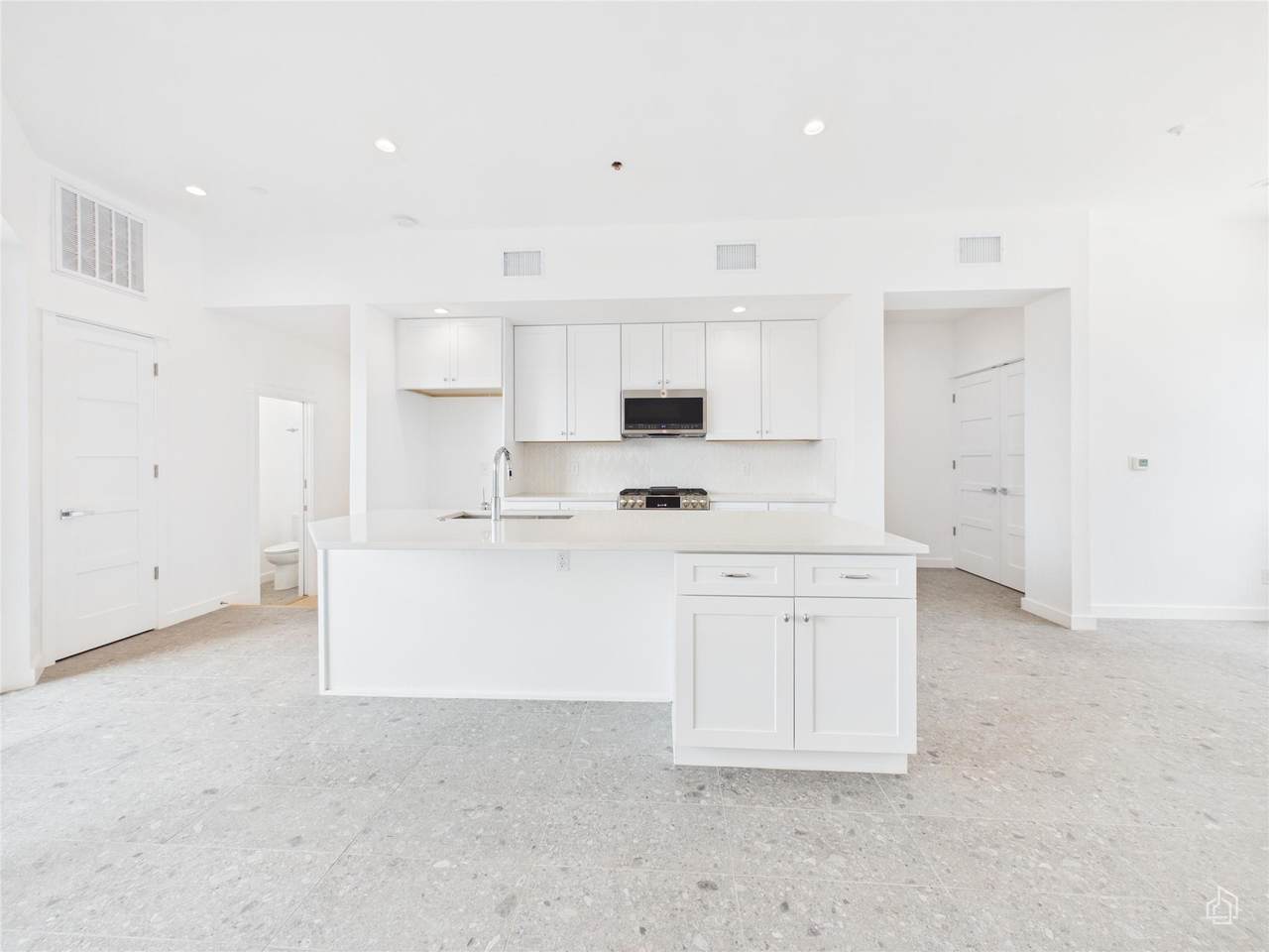 5912 Harold Ct - Photo 1