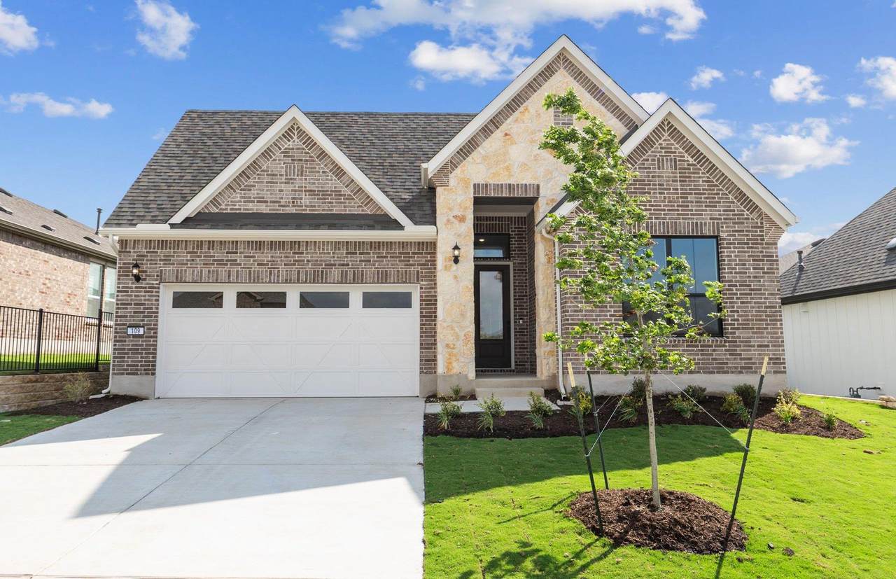 109 Centerfire Ln - Photo 1