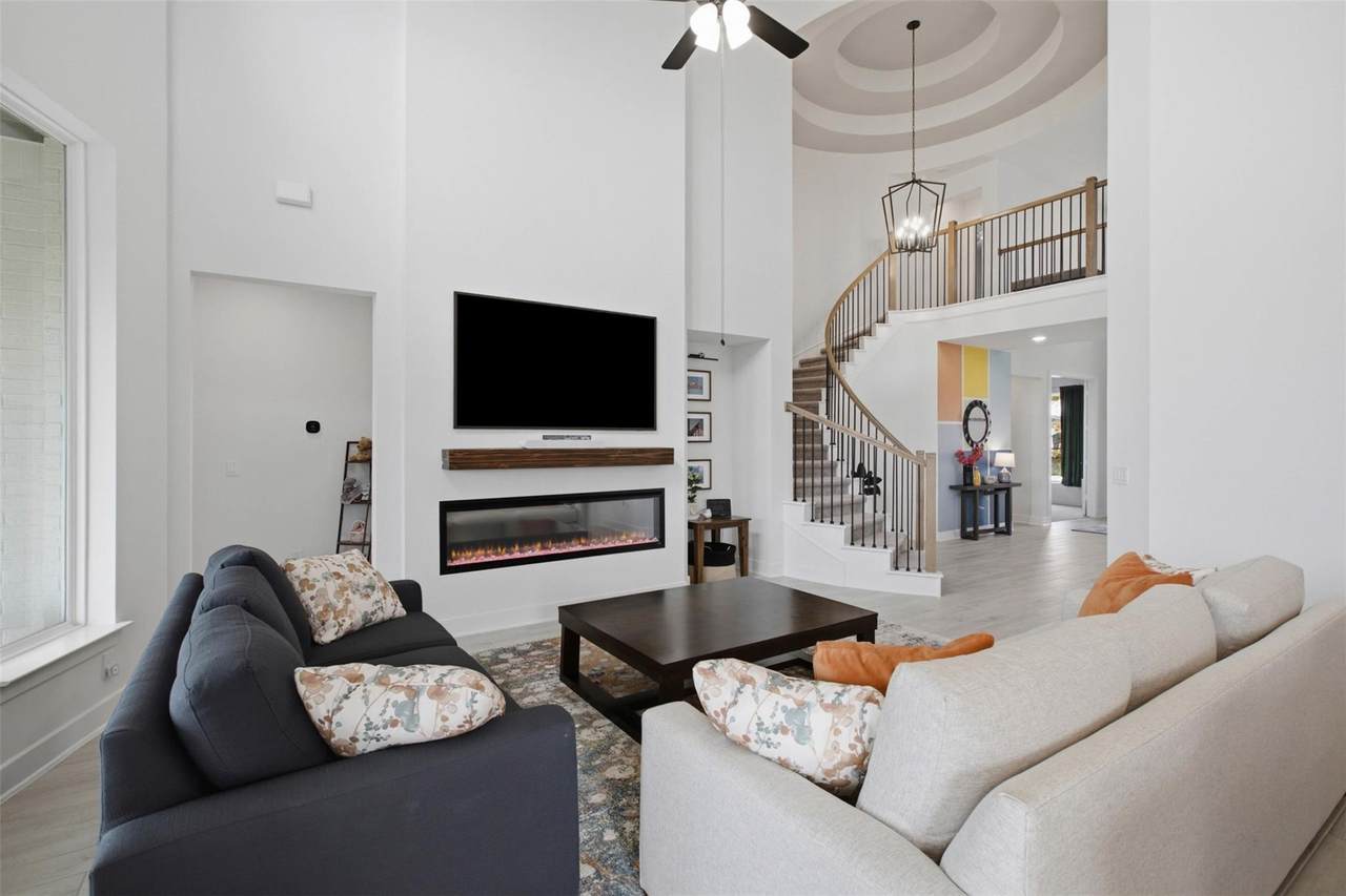 104 Basketflower Ln - Photo 1