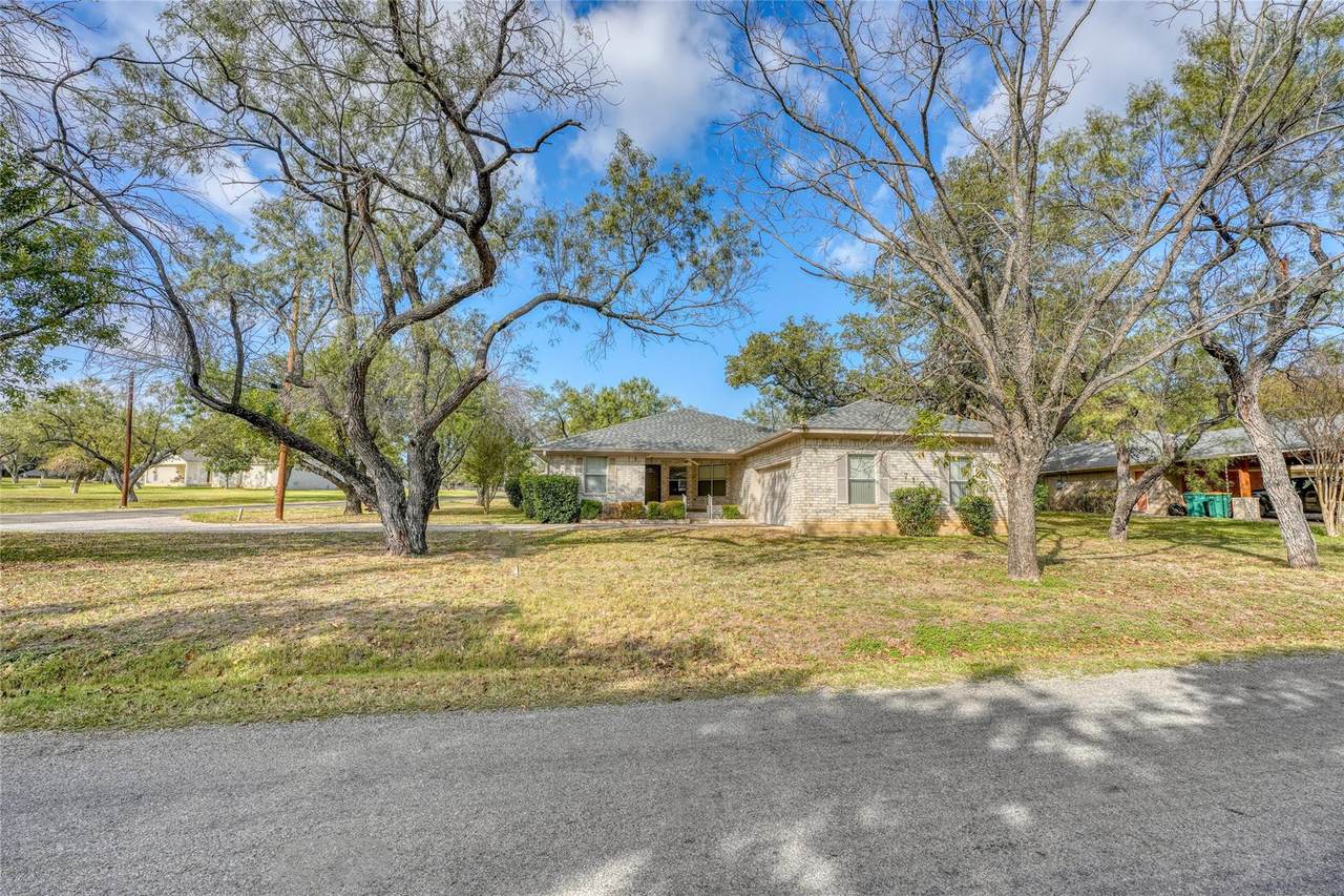 710 Highland Dr - Photo 1