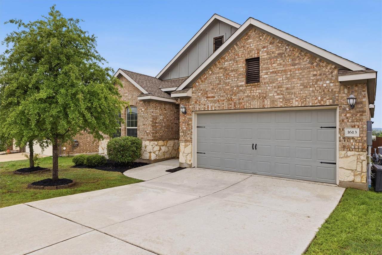 1613 Dubiel Dr - Photo 1