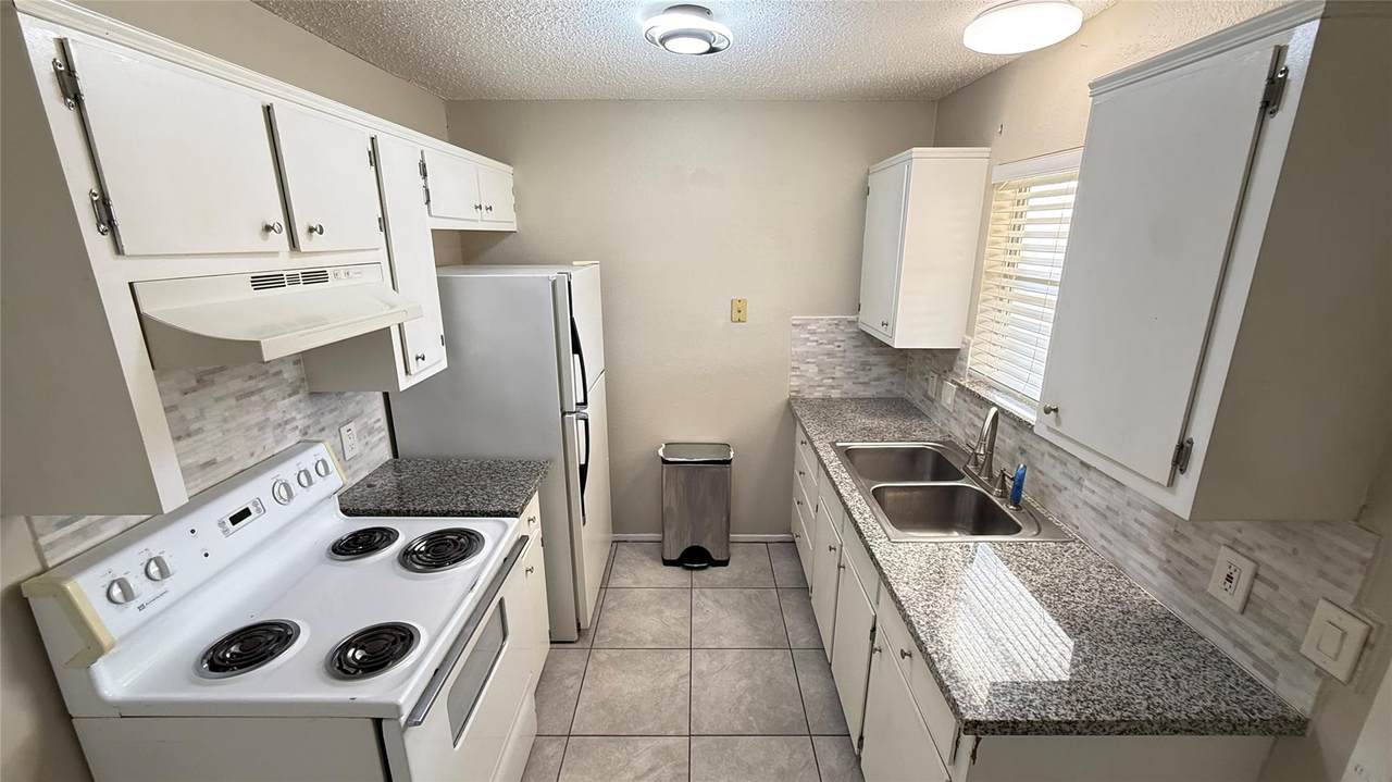 107 Owen Cir - Photo 1