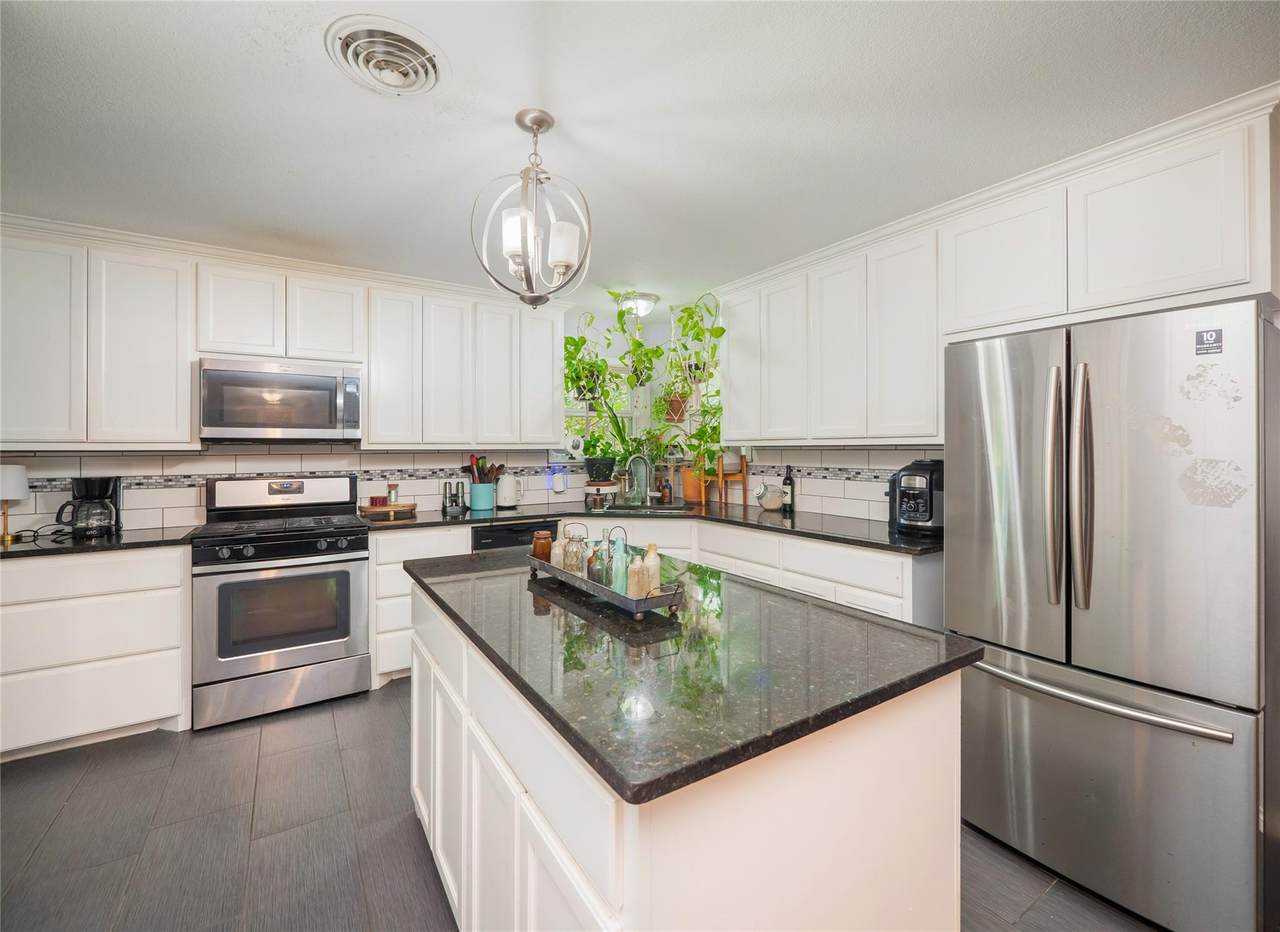 1806 Murray Ave - Photo 1