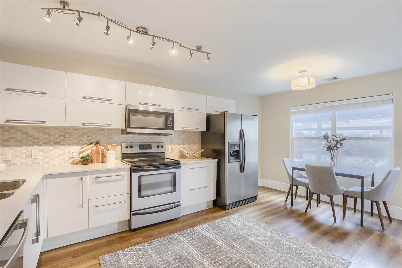 1101 Grove Blvd - Photo 1
