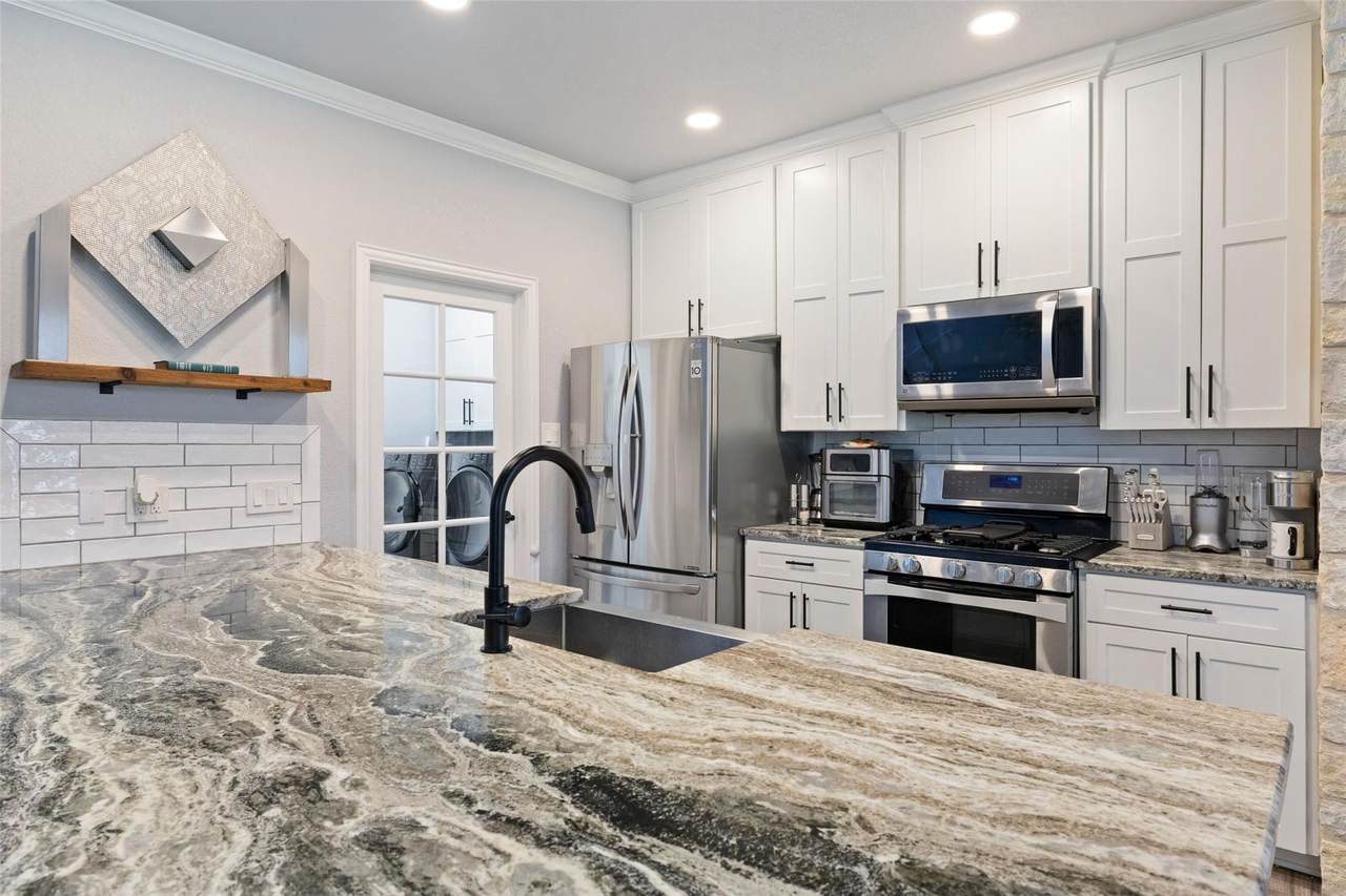 134 Prairie Springs Cv - Photo 1