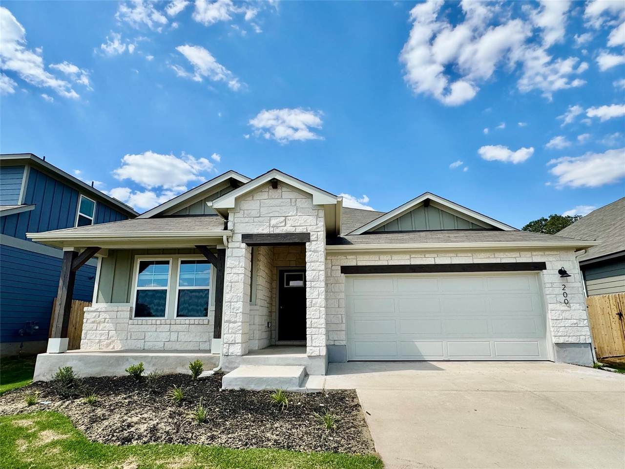 200 Coopers Hawk Crst - Photo 1