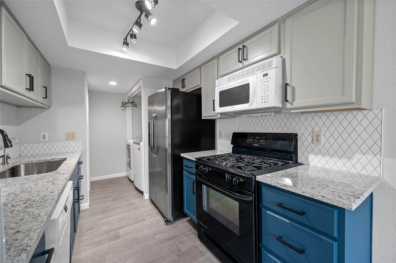 11301 Jollyville Rd - Photo 1