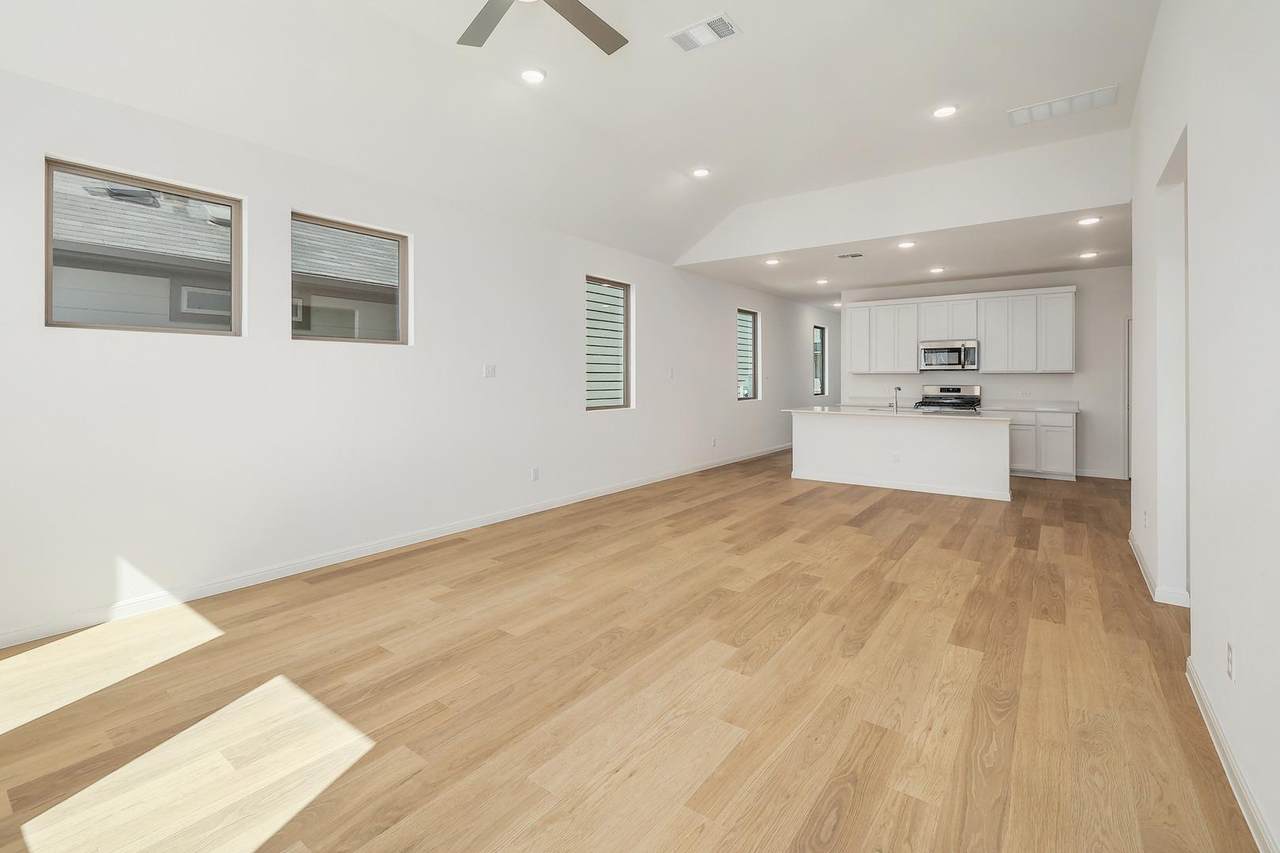 https://bt-photos.global.ssl.fastly.net/austin/1280_boomver_2_3304790-2.jpg
