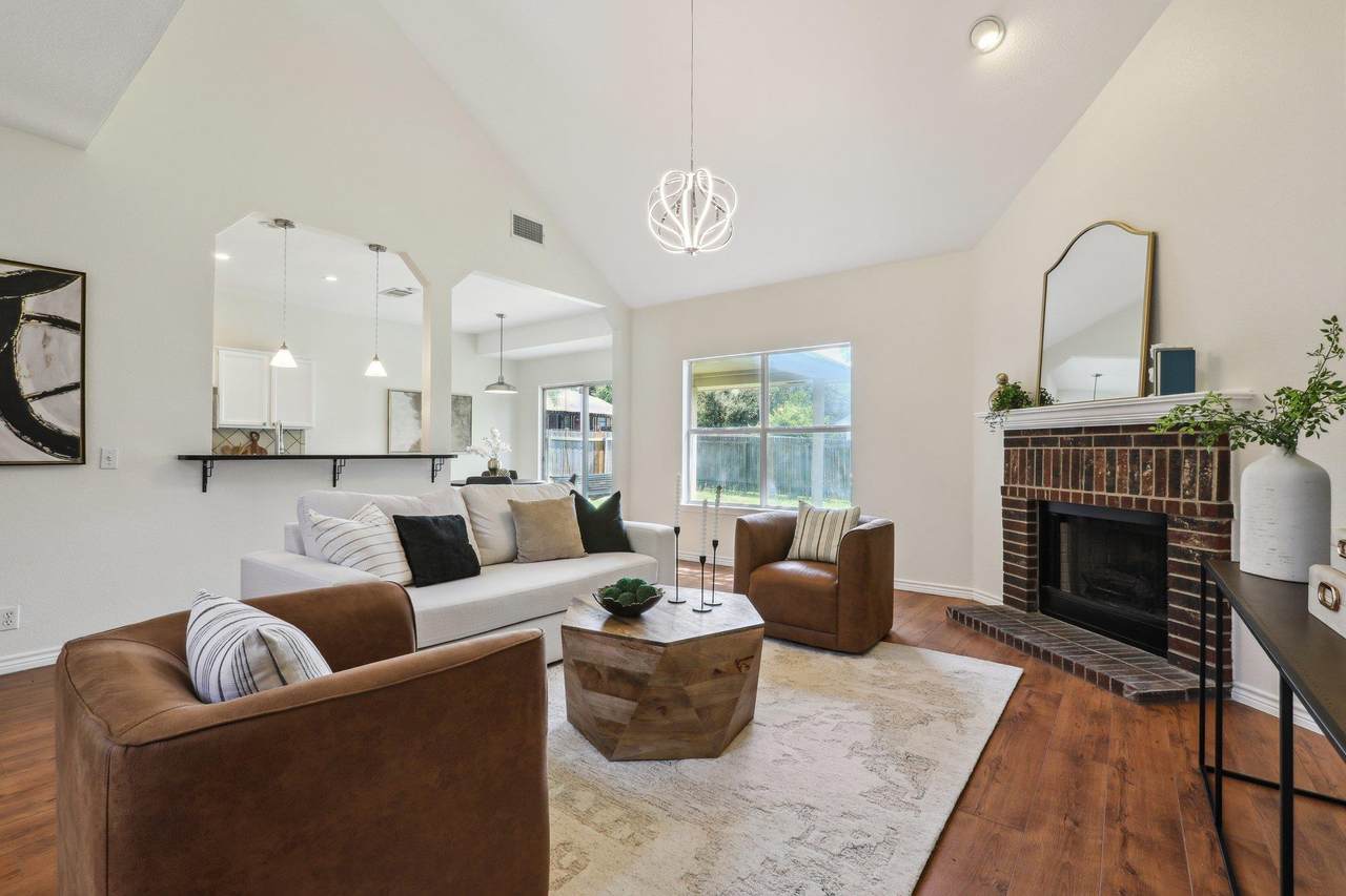 2807 Glenwood Trl - Photo 1