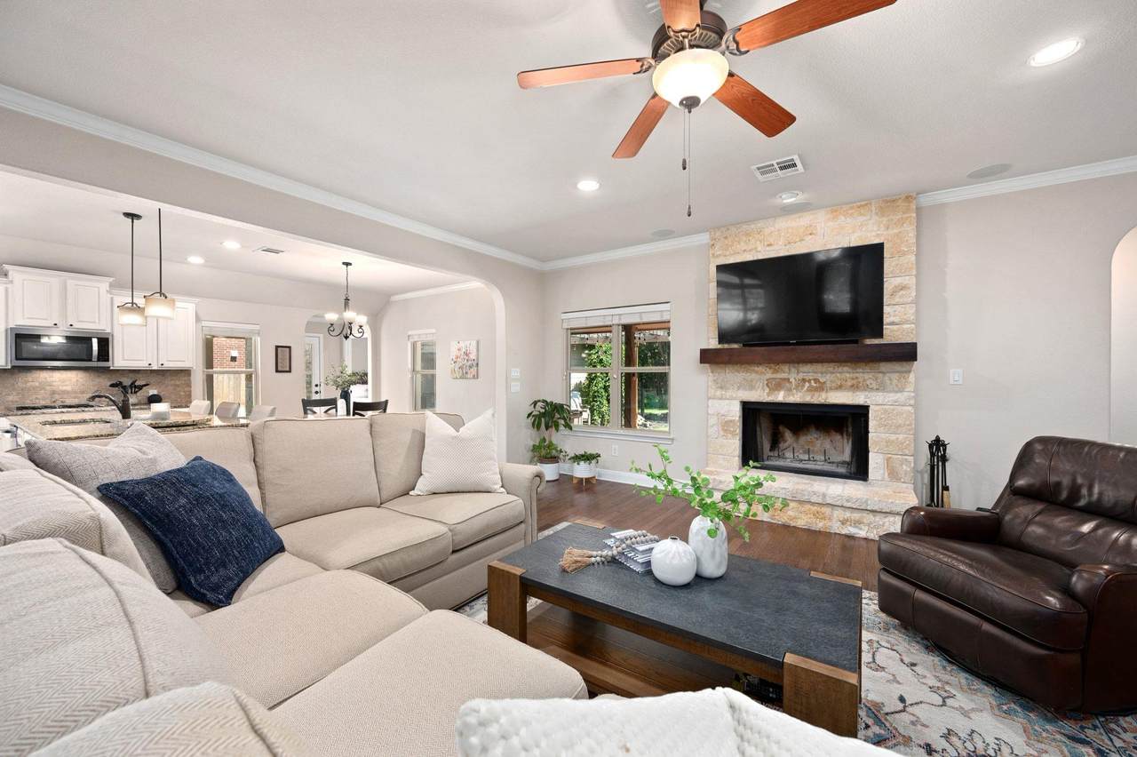 30011 Edgewood Dr - Photo 1