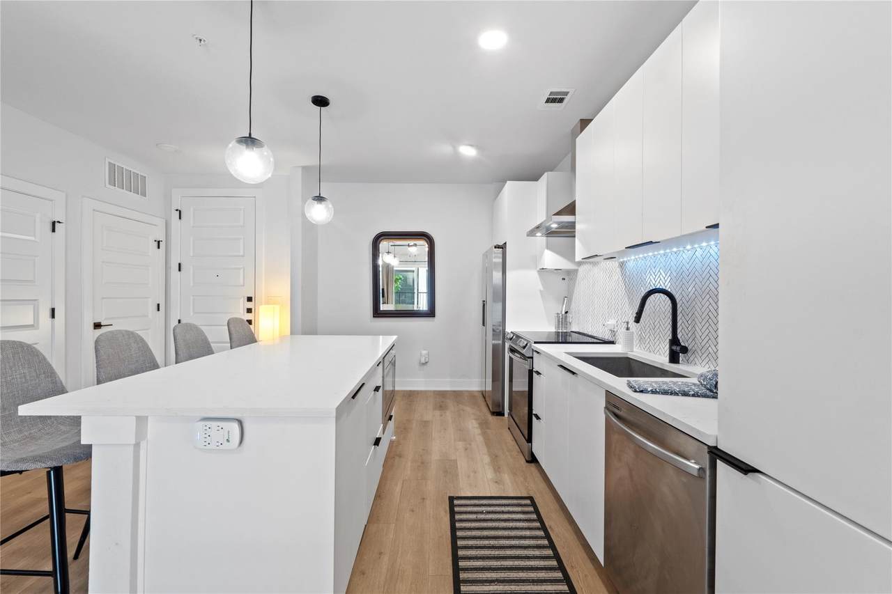 2500 Longview St - Photo 1