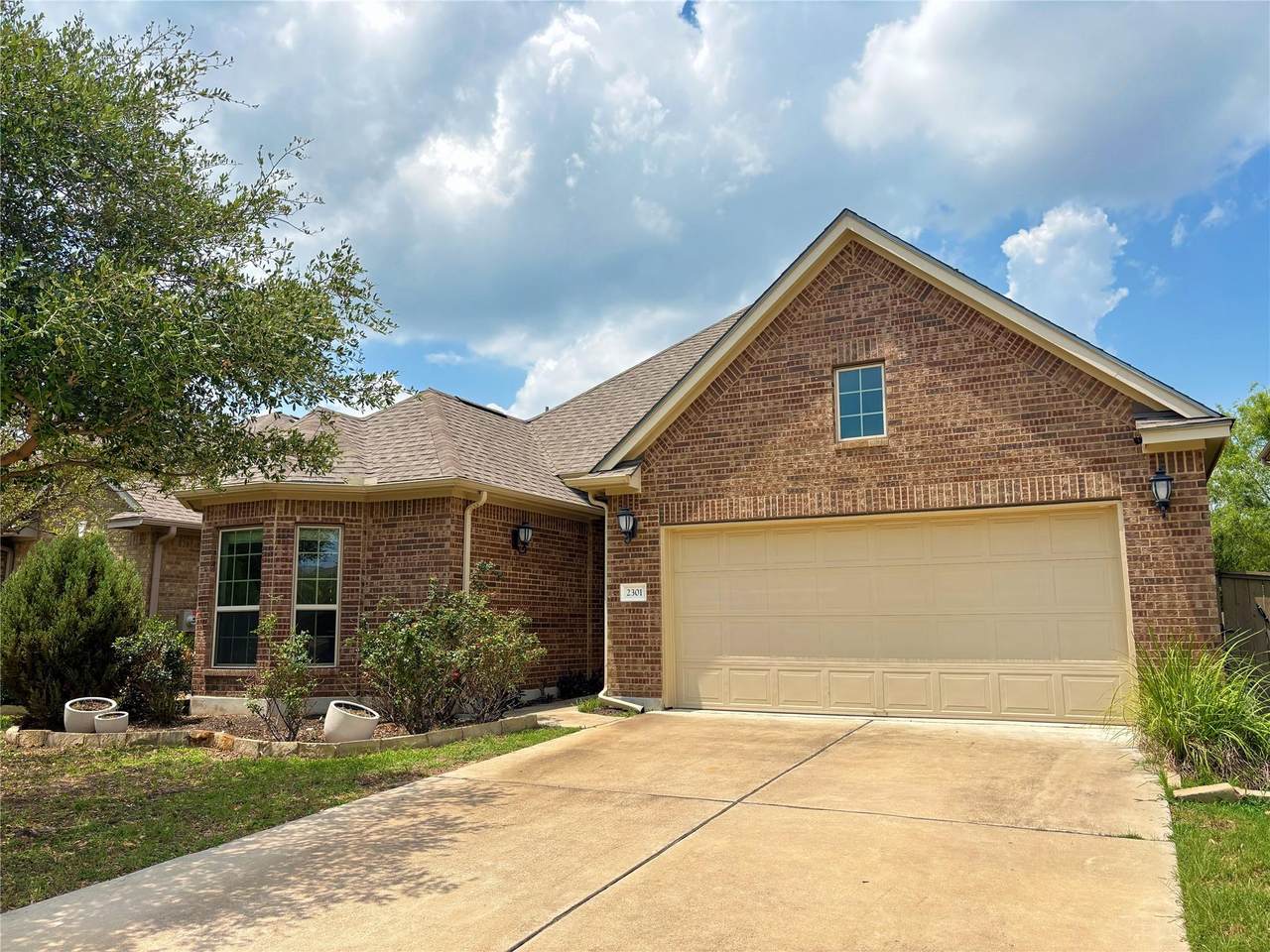 2301 Yaupon Range Dr - Photo 1
