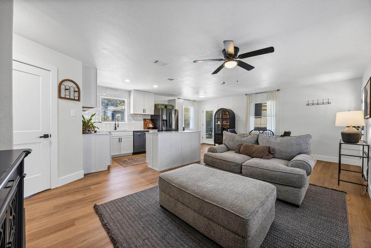 20811 Trapper Ln - Photo 1