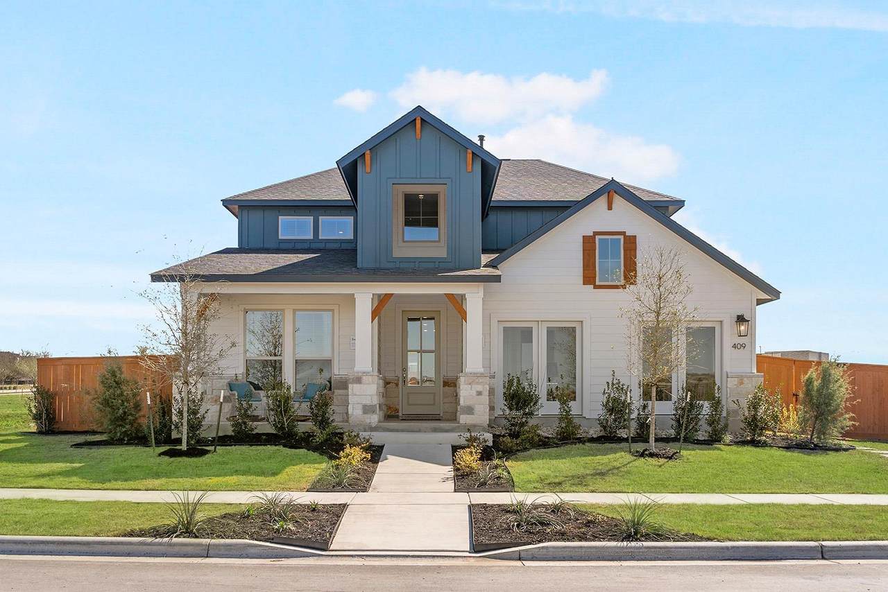 409 Salamander St - Photo 1