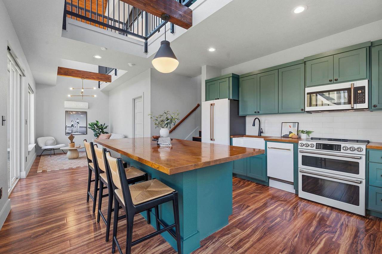 5509 Avenue F - Photo 1