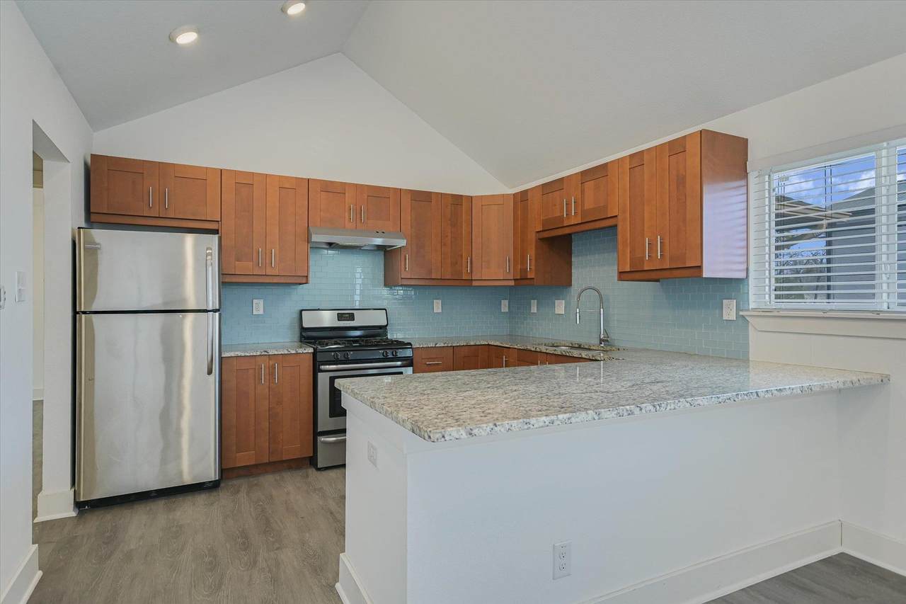 1311 52nd St - Photo 1