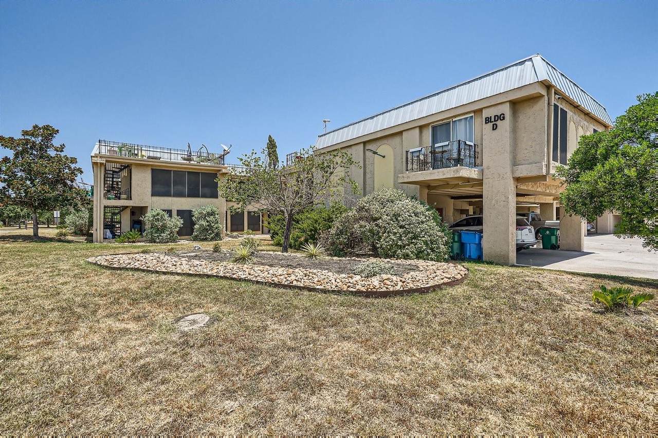 5918 Lago Vista Way - Photo 1