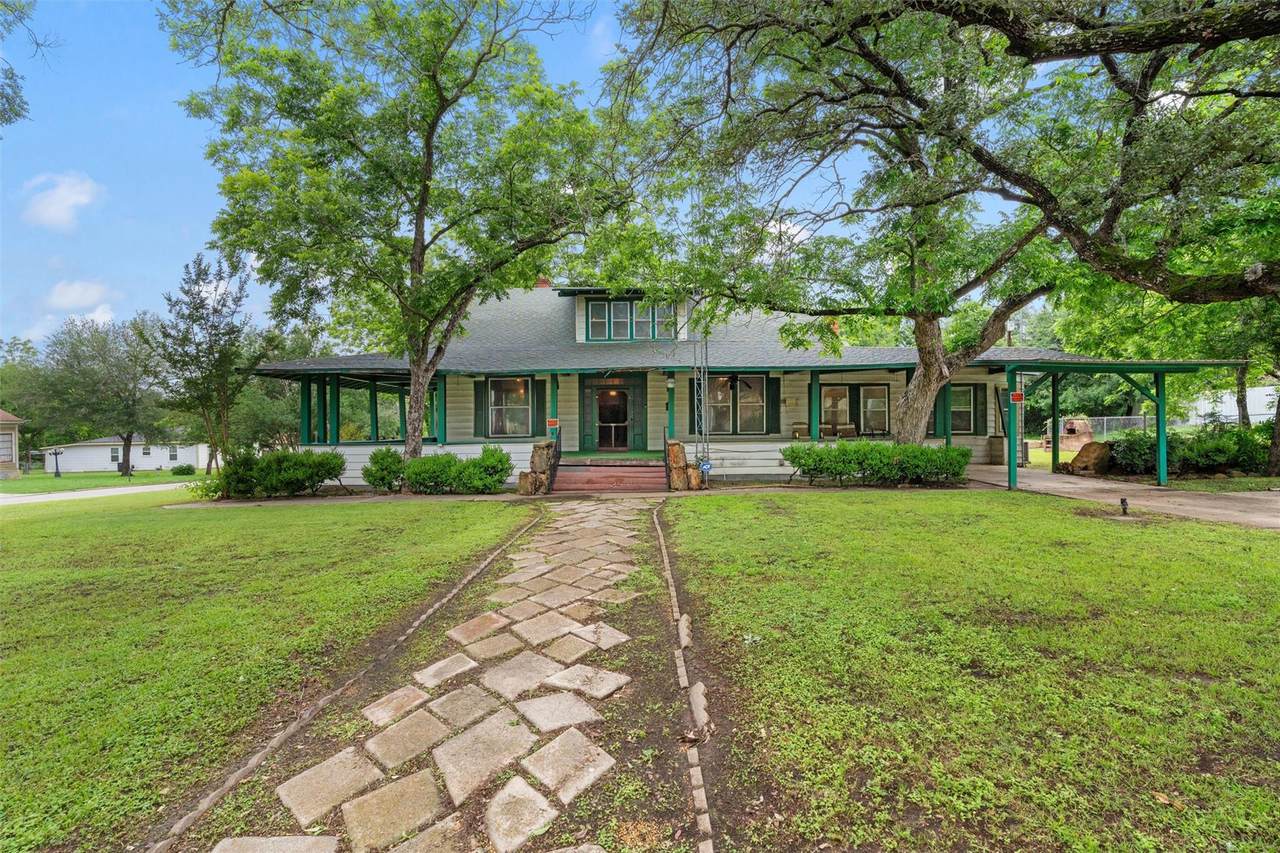 305 Davilla Ave - Photo 1