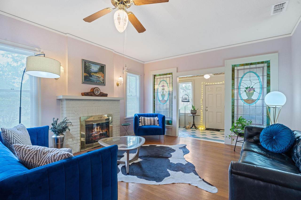 1709 Lake Dr - Photo 1