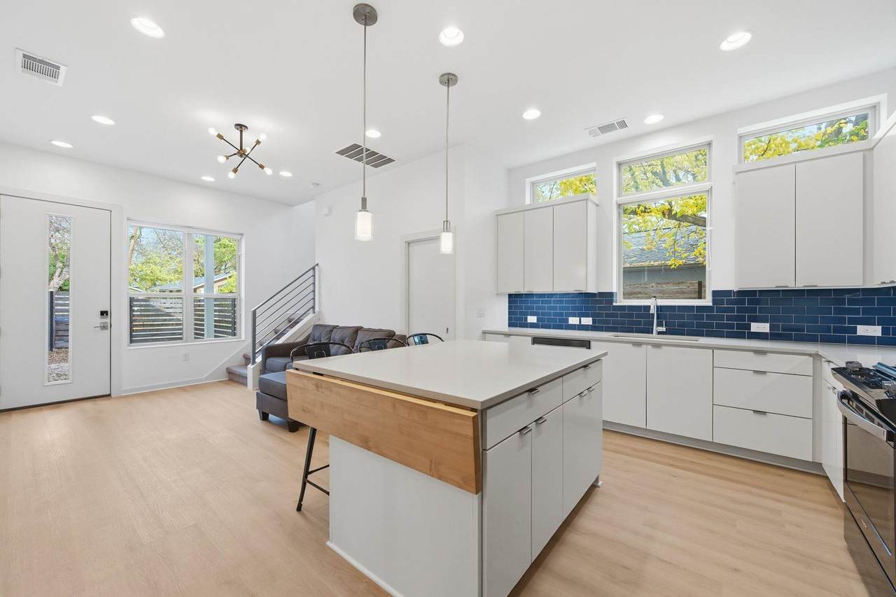 2811 Garwood St - Photo 1