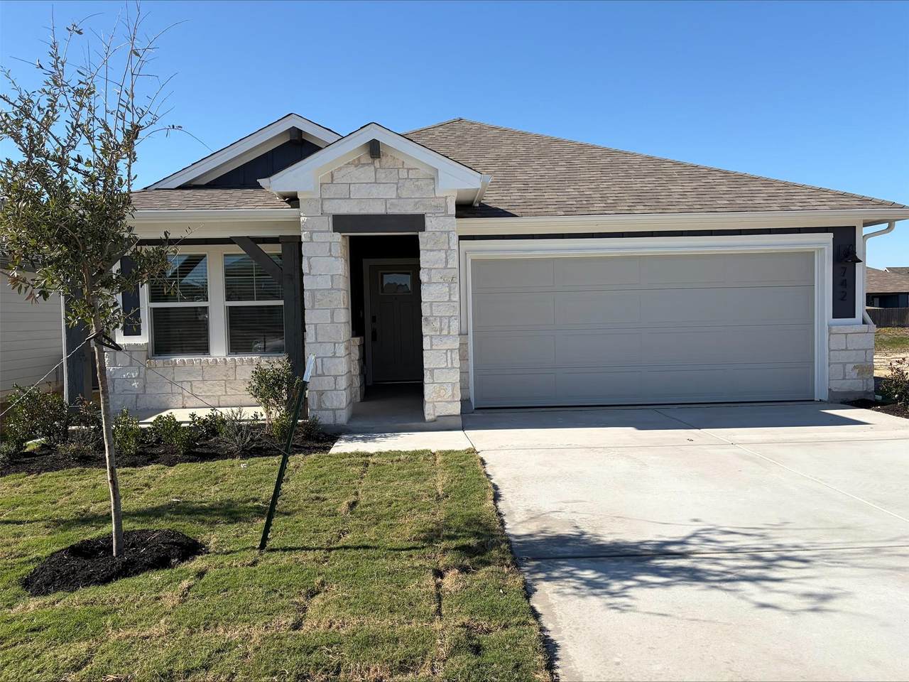 742 Universal Dr - Photo 1